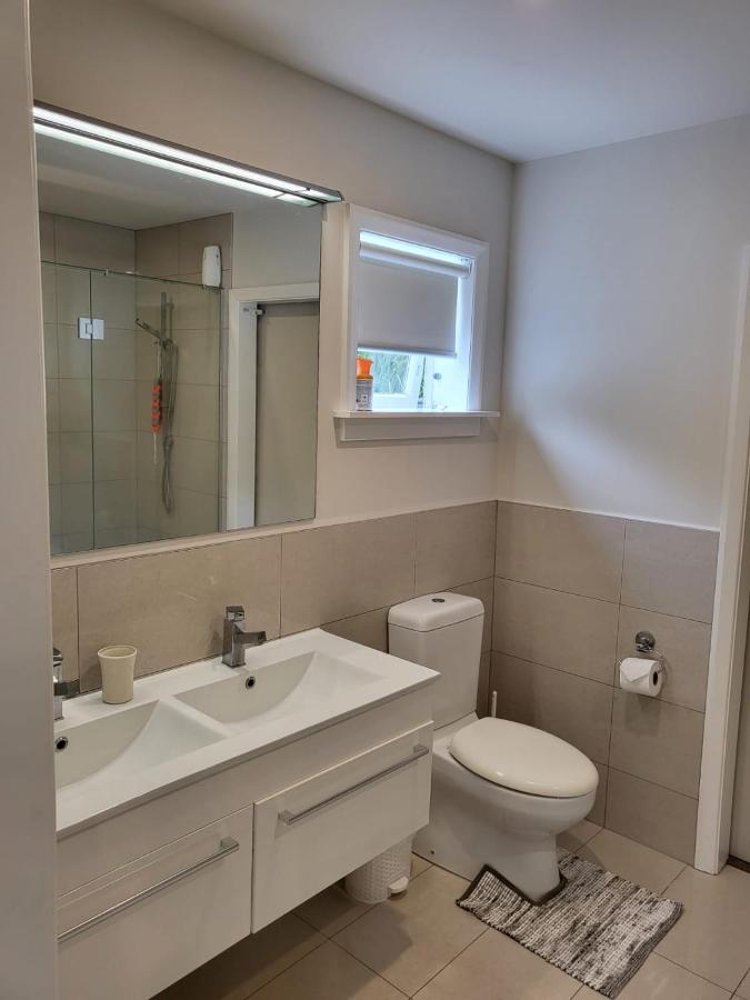 The Perfect Getaway For Two In A Large Suite Whanganui Buitenkant foto