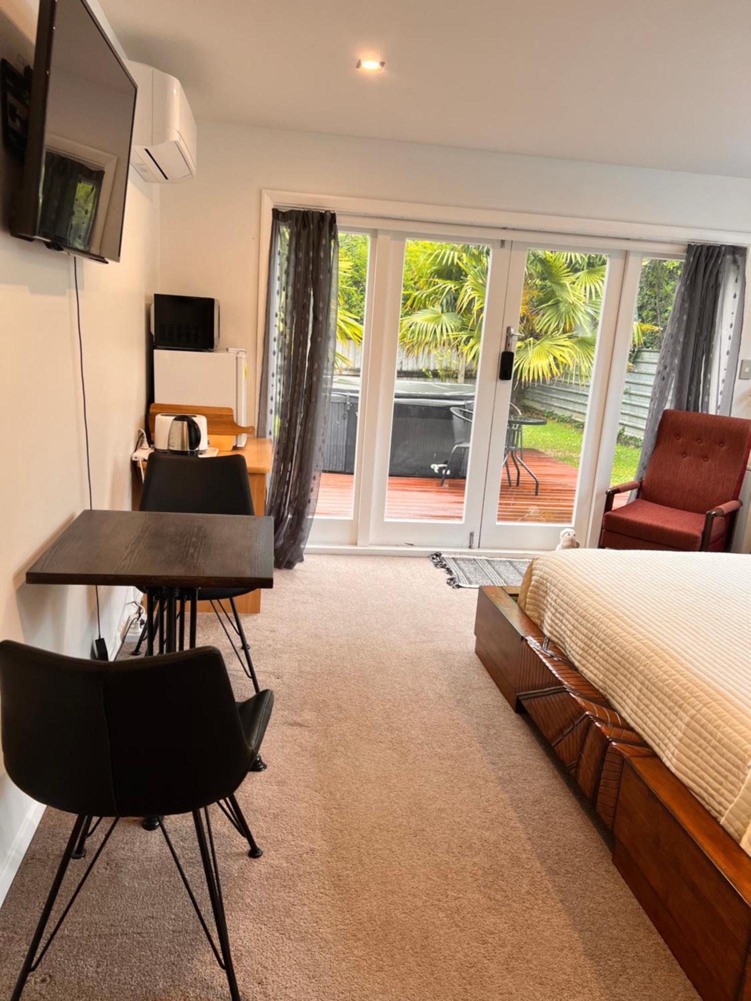 The Perfect Getaway For Two In A Large Suite Whanganui Buitenkant foto